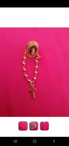Broche Jesus com pingente 