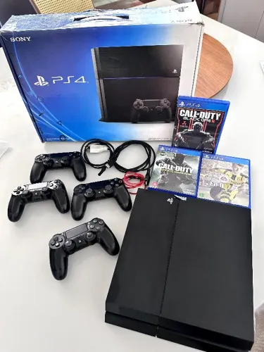 Playstation 4 Slim 500gb 4 Controles + 3 Jogos