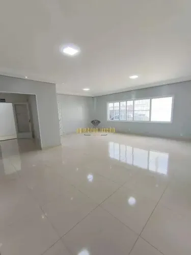 Casa Terrea 4 Dormitórios sendo 1 suite a venda no centro de Suzano