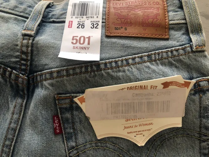 Calça jeans levis 501 skinny TAM 26 nunca usada