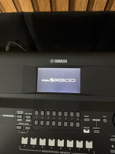 Teclado Yamanha par -sx600