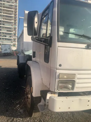 Caminhão basculante Ford Cargo 1998 2422 traçado