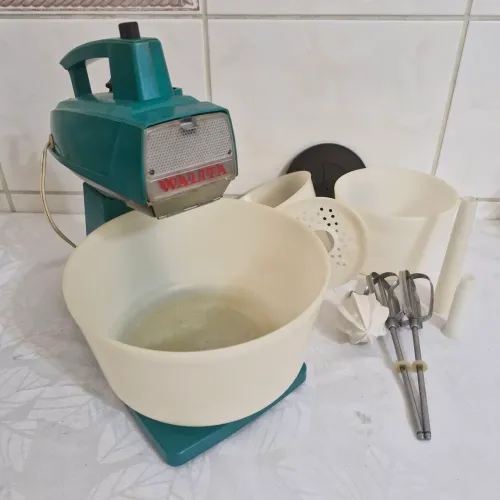 Batedeira Walita retrô