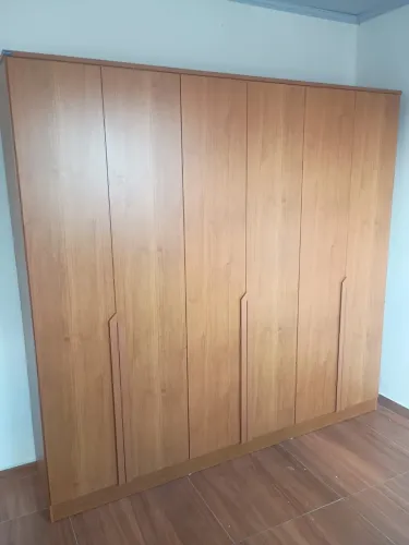 Guarda-Roupa Amadeirado Moderno