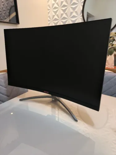 Monitor AOC Agon 31.5" 165 Hz Curvo