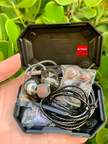 Fone com fio Qkz Ak6 - com microfone - com case de armazenamento