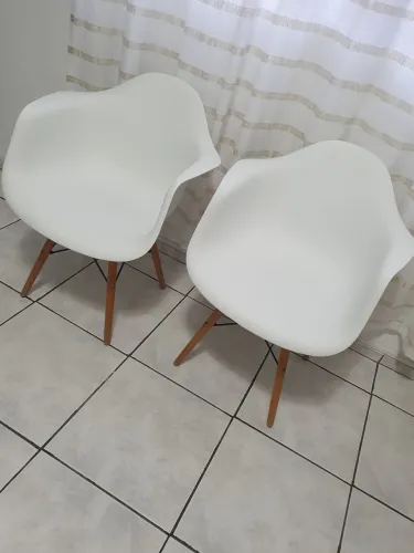 2 Cadeiras Eames, Brancas, Novas