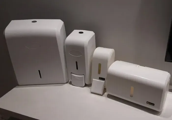 2 Dispenser papel e 2 dispenser sabonete liquido