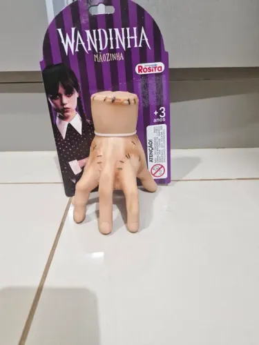 Mãozinha Wandinha Addams 
