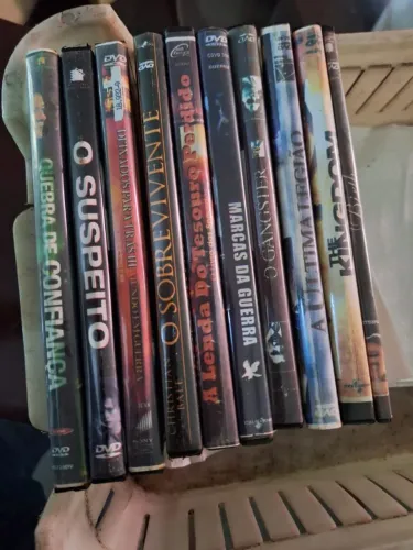 Pacote com 10 DVDs