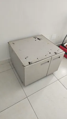 Rack de ferro c/ rodinhas p/ fotocopiadora profissional 