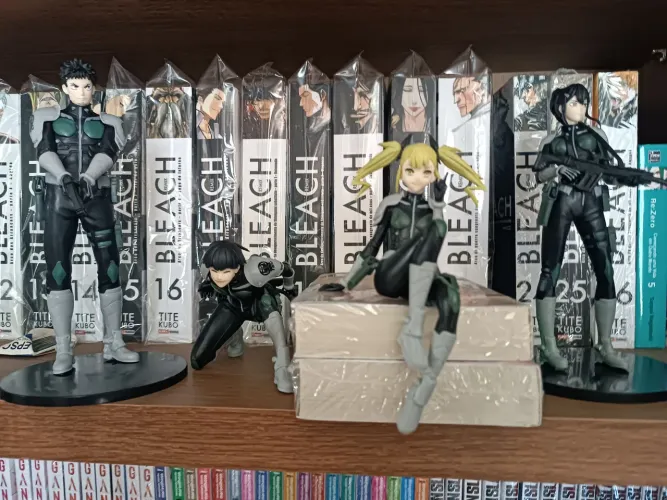 4 Actions figure kaiju n 8