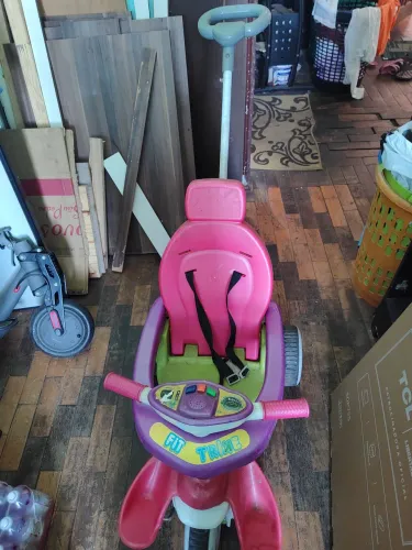 Velociclo de bebê usado