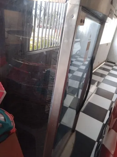 Vendo máquina de assar frango 