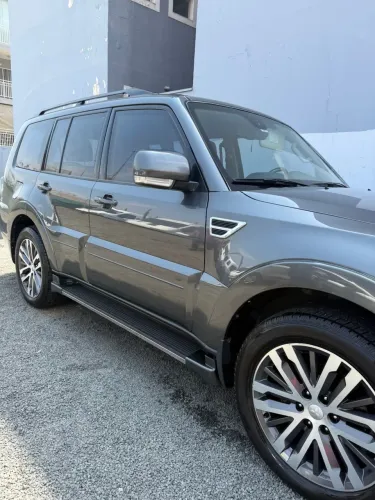 Mitsubishi Pajero HPE Full 3.2 4X4 T.i.dies. 5P AUT 2020