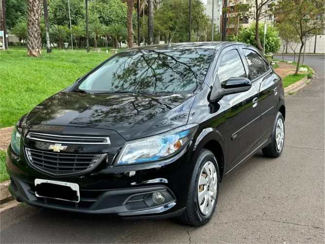 Chevrolet Onix Hatch LT 1.4 8V Flex Power Mec. 4P 2014