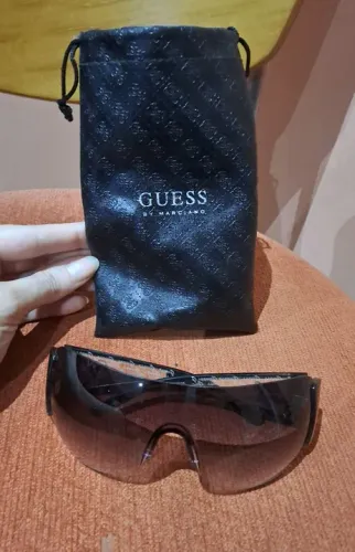 Óculos de sol Guess by Marciano