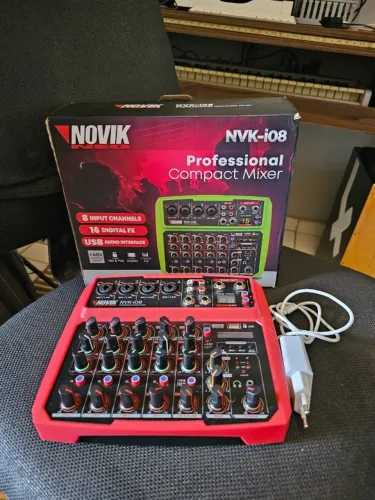 Mesa de Som Mixer - Novik NVK-i08 - Estado de Novo na Caixa