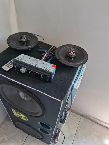CAIXA fonte e falantes de 12watts 150rms