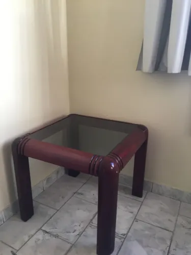 Mesa de canto c/ Tampo de Vidro