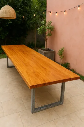 Mesa Com Pés em Ferro 