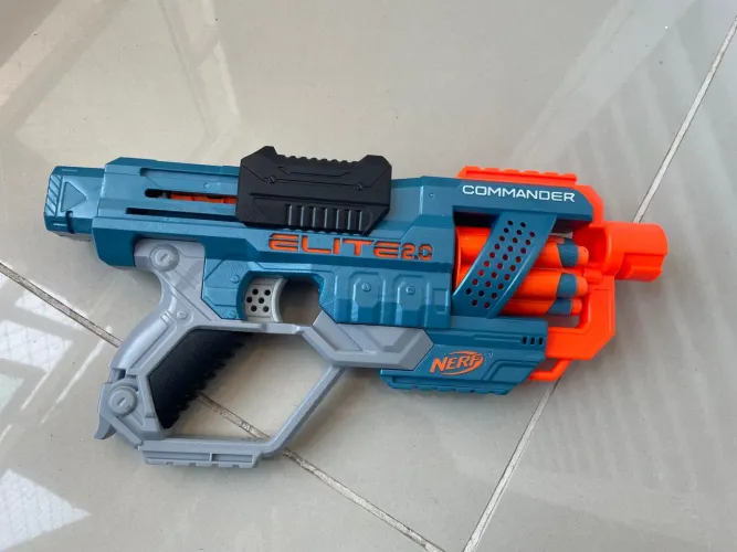 Nerf Elite 2.0 Commander - Diversão garantida!