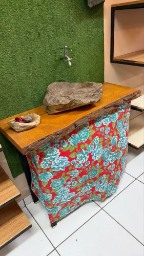 Pia com Cuba de pedra esculpida 