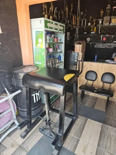 Máquina de academia para glúteos 