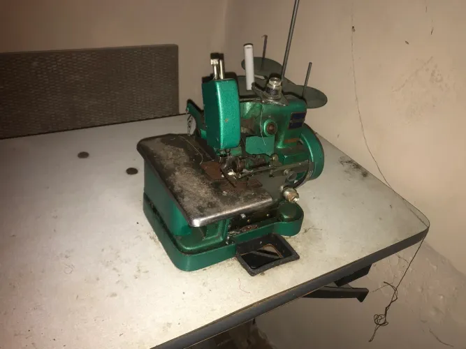 Máquina OVERLOQUE SEMI INDUSTRIAL YAMATA