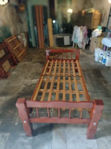 Cama de Solteiro Madeira maciça 