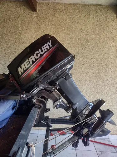 Motor Mercury 30 HP com partida 
