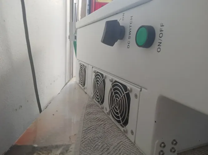 Inersor deye hibrido on gri e off grid  5kw  127v e 220 na saida e entrada modelo us  zero