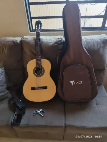 Violão Eagle Pro Series DH69T NTeletro acústico , com capa, capotraste, e correia