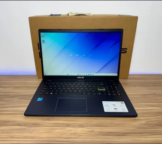 Notebook Asus impecável rápido e ideal pra tudo com garantia de 1 ano