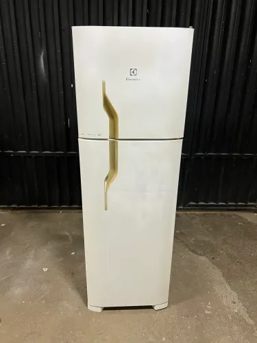 Geladeira Electrolux 360 litros frost free