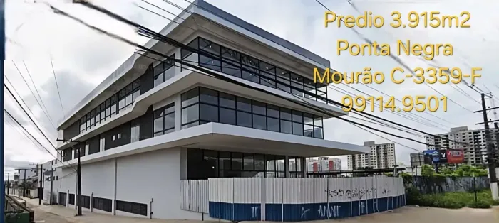 Vendo/Alugo Excelente Prédio Comercial com 3.915m2, 3 pavimentos. 80 vagas. Ponta Negra