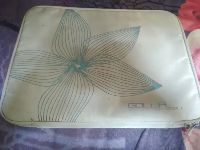 Notebook com defeito sem armazenamento(Aceito ofertas e negociar um valor melhor)