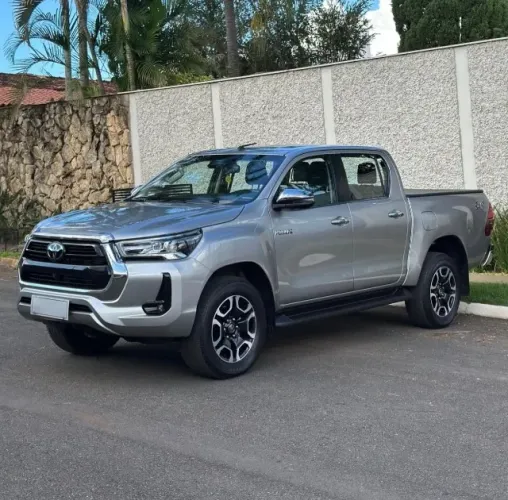 Toyota Hilux CD SRX 4X4 2.8 TDI 16V Diesel Aut. 2023