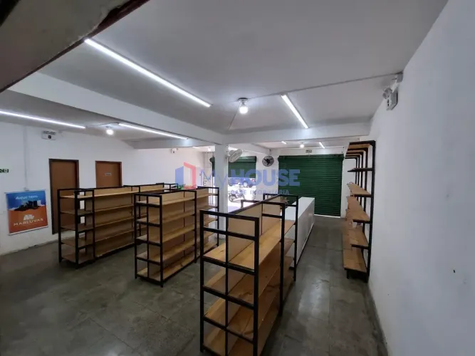 Ponto Comercial na Av. Itabuna  240m², 2 Pavimentos, Ideal para Loja de Calçados, Pesca ou