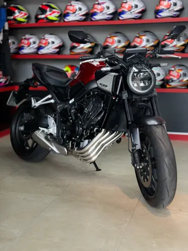 Honda CB 650R E-CLUTCH 2026