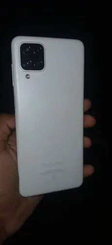 Vendo samsung A12 64GB estado de semi movo, só está quebrando na câmera frontal,