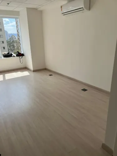 Sala comercial no prédio Alpha green para alugar, 40 metros quadrados, 1 vaga - Alphaville