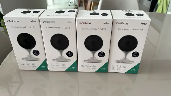 Câmera Inteligente Intelbras com Cartão de Memória 32GB