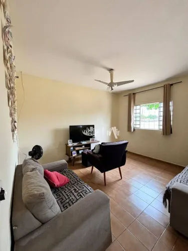 Casa com 3 quartos à venda, 192 m² por R$ 420.000 - Tarobá - Zona Sul de Londrina/PR