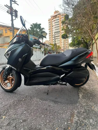 Yamaha XMAX ABS 2023 - Impecável | 9.780 km