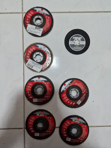Kit com 7 Discos de Lixamento e Corte para Esmerilhadeira (115mm / 4.1/2")