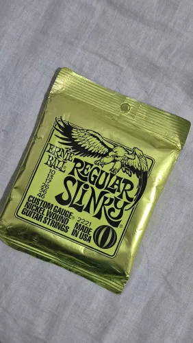 Encordoamento Ernie Ball Guitarra Regular Slink 010