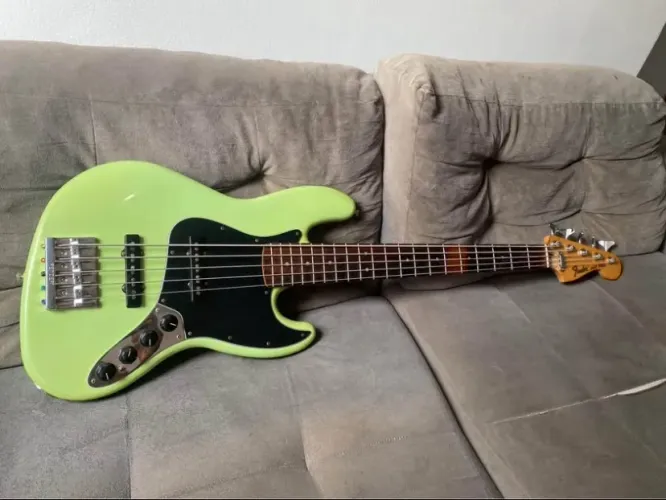 Baixo Fender deluxe