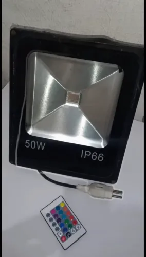 Refletor LED RGB 50W com Controle Remoto - IP66