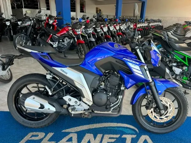 YAMAHA FZ-25 Fazer 250 - Modelo 2023, com apenas 14.000 km rodados!